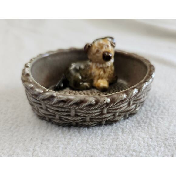 Vintage Wade England Puppy Figurine Basket Gray Ceramic Collectible - Picture 3 of 8